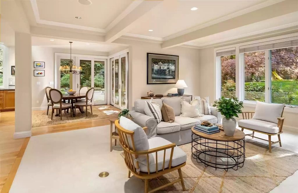 The Estate in Washington is a luxurious home boasting style, comfort and privacy now available for sale. This home located at 20347 NE 61st Court, Redmond, Washington; offering 04 bedrooms and 05 bathrooms with 4,341 square feet of living spaces. 