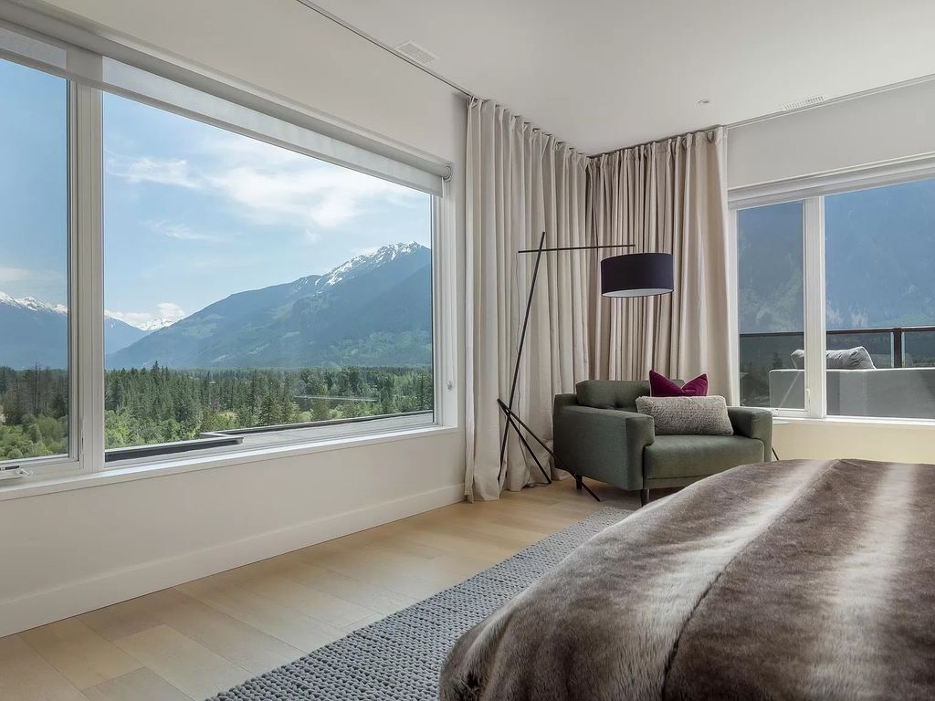 The Residence in Pemberton is a luxurious home with a fabulous panoramic view of the mountain, now available for sale. This home located at 1771 Pinewood Dr, Pemberton, BC V0N 2L3, Canada