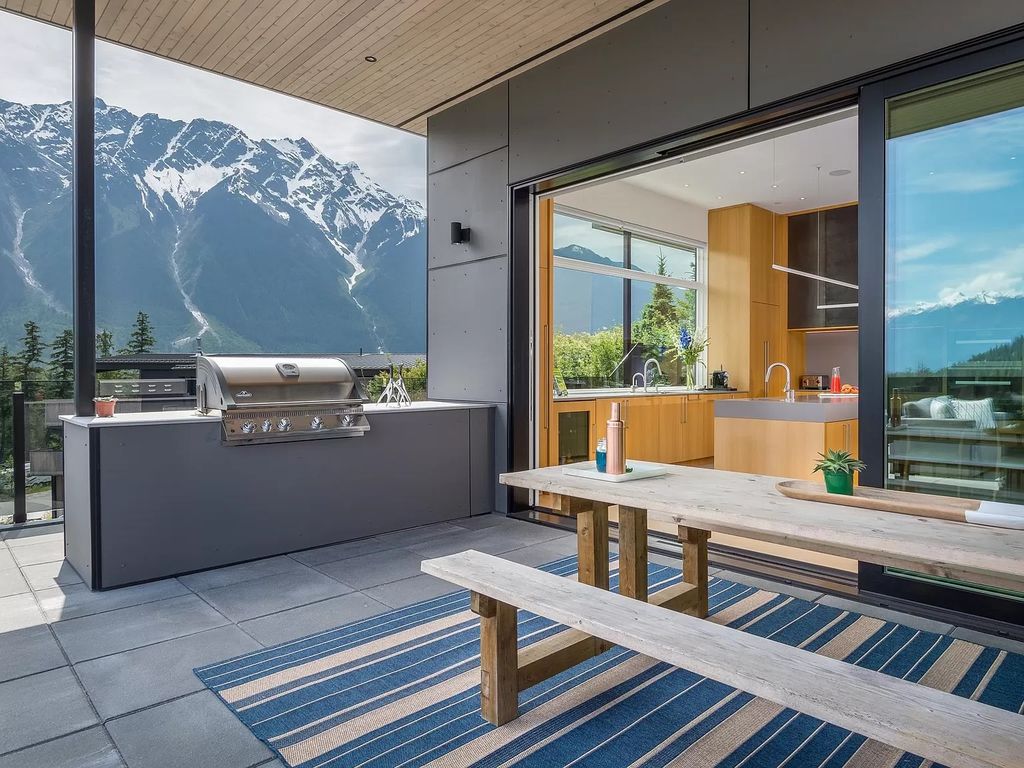 The Residence in Pemberton is a luxurious home with a fabulous panoramic view of the mountain, now available for sale. This home located at 1771 Pinewood Dr, Pemberton, BC V0N 2L3, Canada