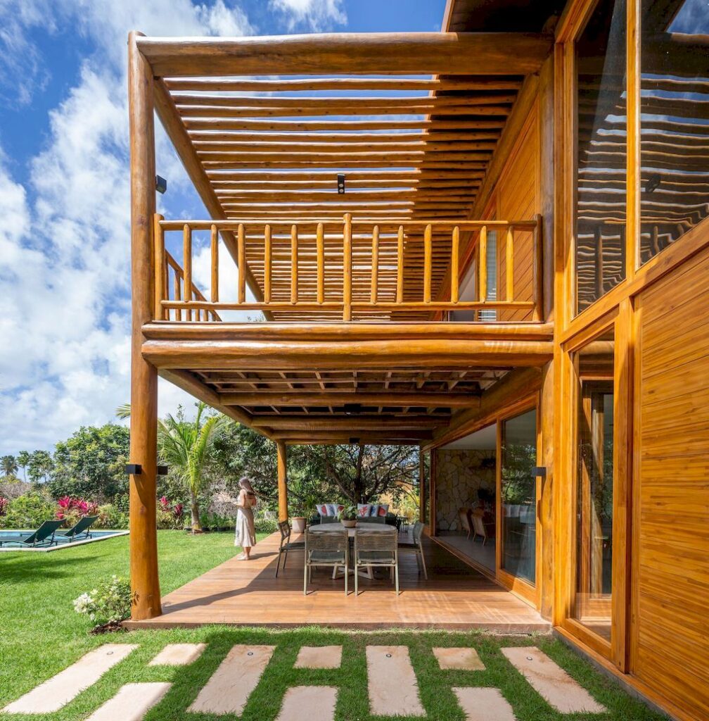 Pérgola House in Brazil by Sidney Quintela Architecture + Urban Planning