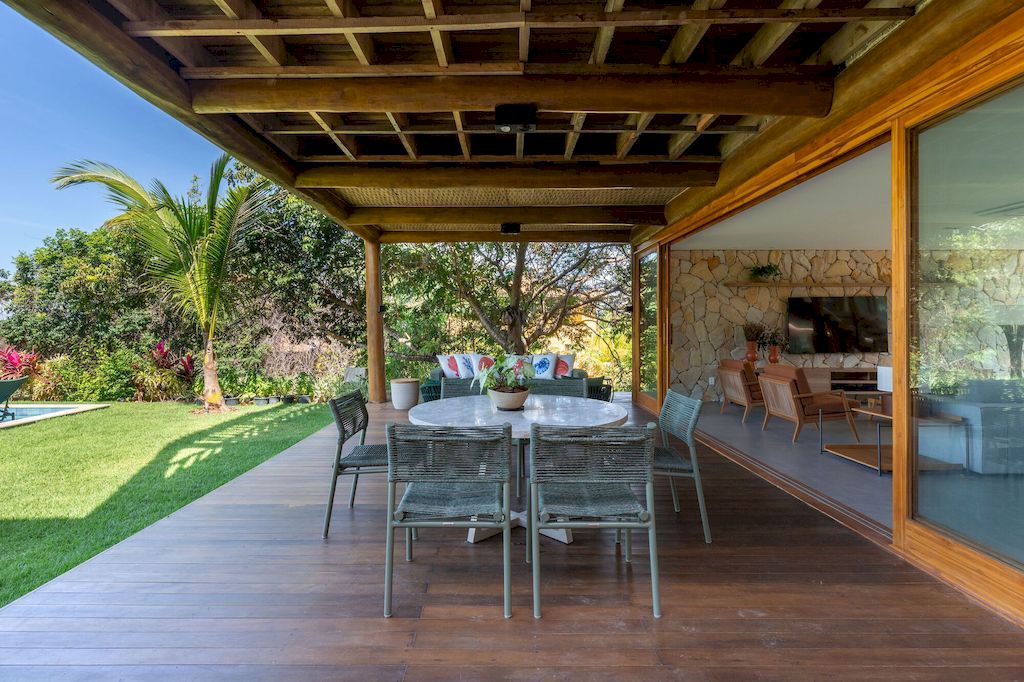 Pérgola House in Brazil by Sidney Quintela Architecture + Urban Planning