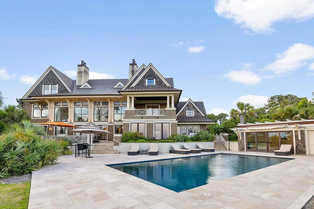 The House in Kiawah Island is designed by renowned architects Shope, Reno & Wharton, now available for sale. This home located at 133 Flyway Dr, Kiawah Island, South Carolina