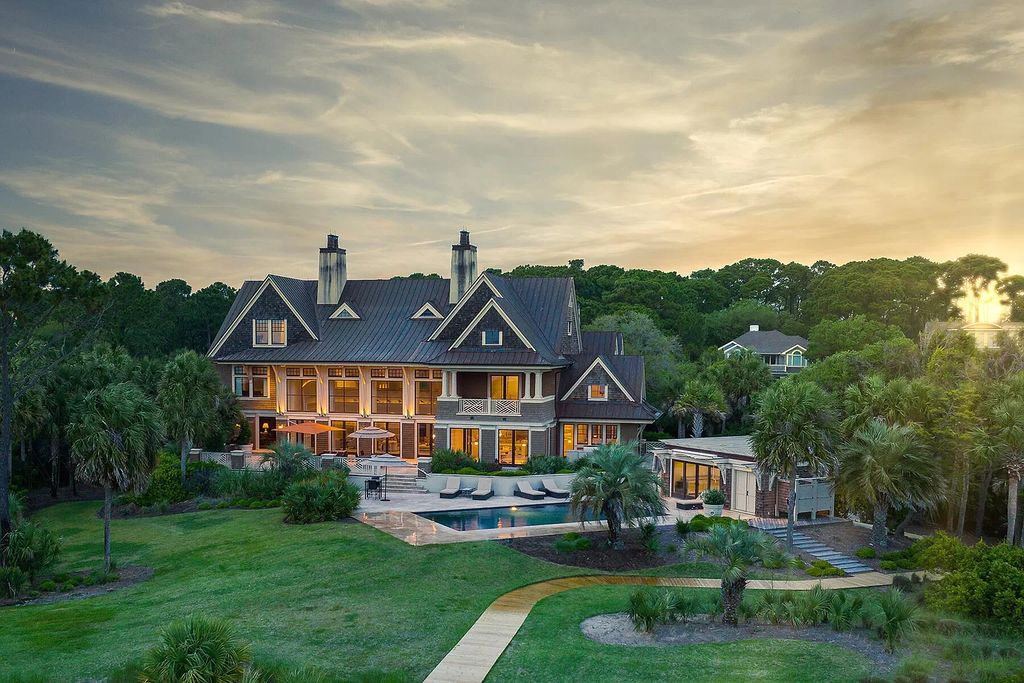 The House in Kiawah Island is designed by renowned architects Shope, Reno & Wharton, now available for sale. This home located at 133 Flyway Dr, Kiawah Island, South Carolina