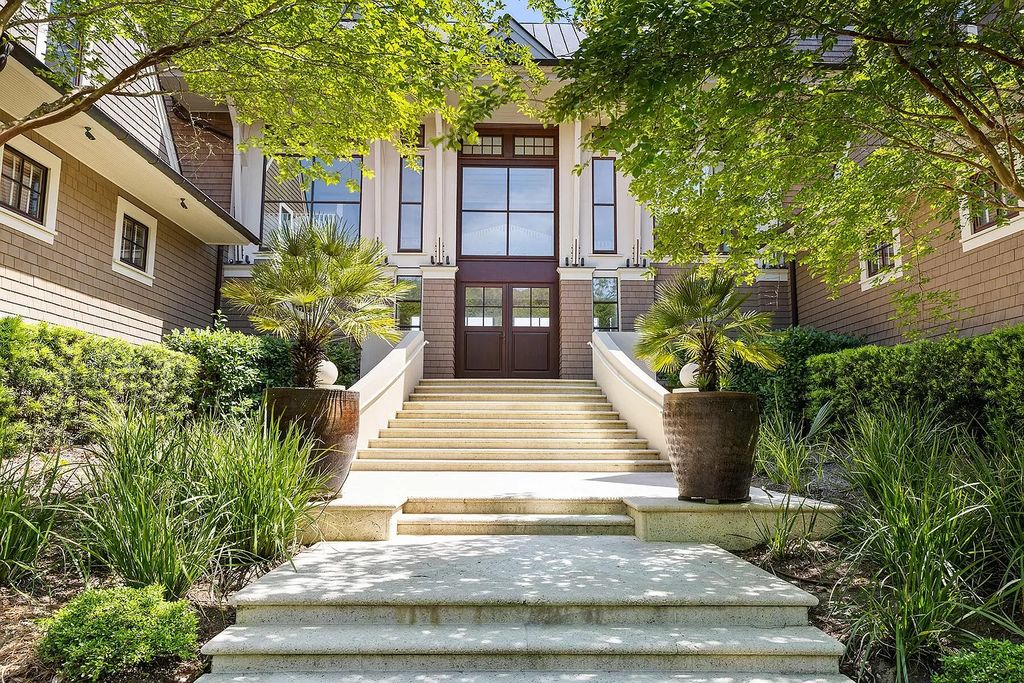 The House in Kiawah Island is designed by renowned architects Shope, Reno & Wharton, now available for sale. This home located at 133 Flyway Dr, Kiawah Island, South Carolina