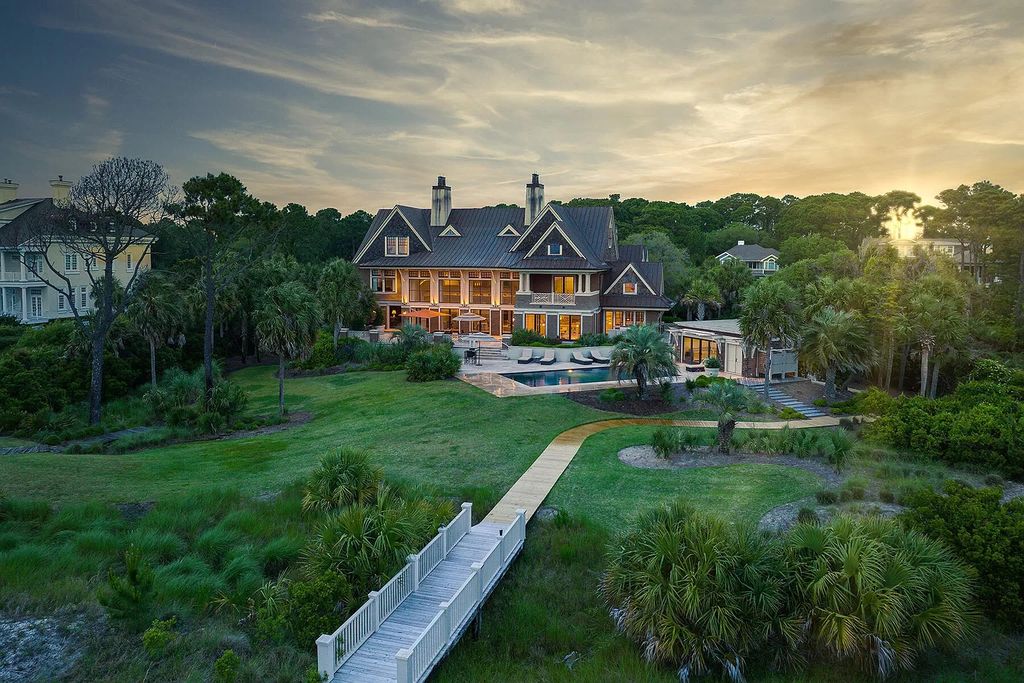 The House in Kiawah Island is designed by renowned architects Shope, Reno & Wharton, now available for sale. This home located at 133 Flyway Dr, Kiawah Island, South Carolina