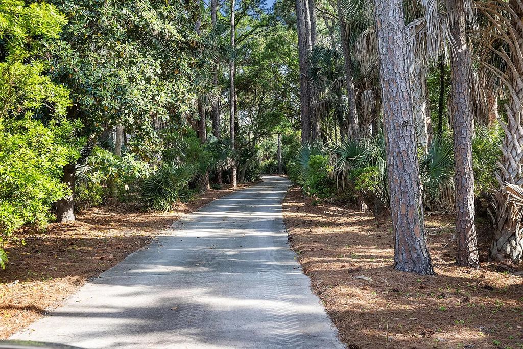 The House in Kiawah Island is designed by renowned architects Shope, Reno & Wharton, now available for sale. This home located at 133 Flyway Dr, Kiawah Island, South Carolina