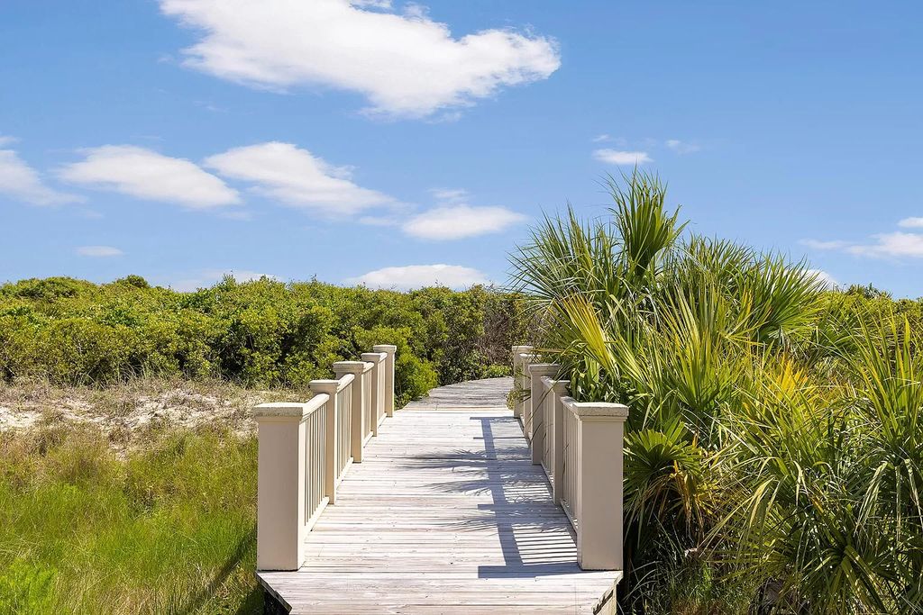 The House in Kiawah Island is designed by renowned architects Shope, Reno & Wharton, now available for sale. This home located at 133 Flyway Dr, Kiawah Island, South Carolina