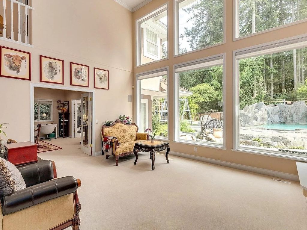 Resort-Like-Executive-Home-in-Surrey-with-Endless-Entertainment-Spaces-Asks-for-C3499000-11