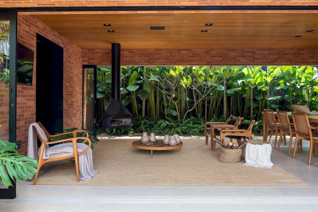 Summer House to Contemplate Nature by Lucas Gonçalves Arquitetura