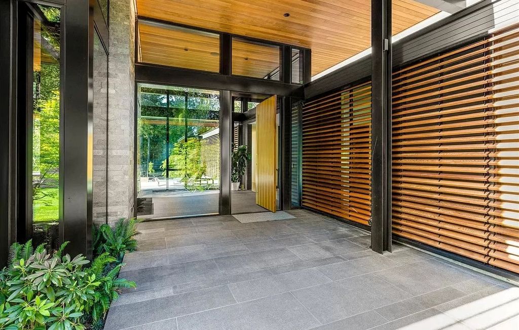 The House in Portland is the work of art with total security and privacy, now available for sale. This home located at 1139 S Palatine Hill Rd, Portland, Oregon