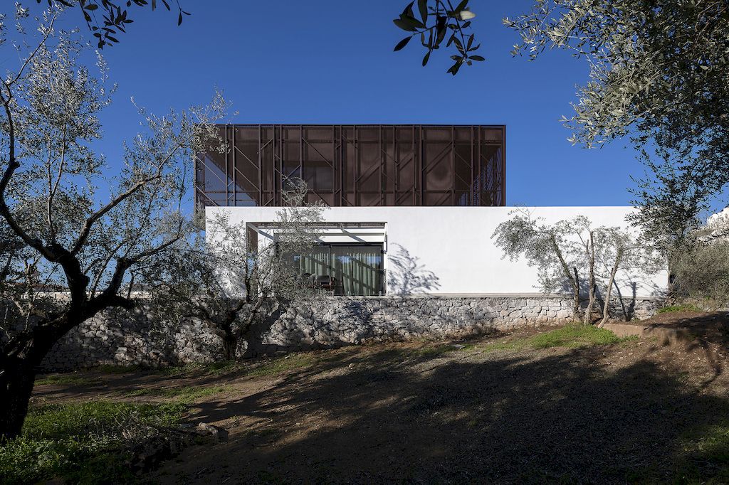 The Nidus Passive House in Greece by Gonzalez Malama Architects