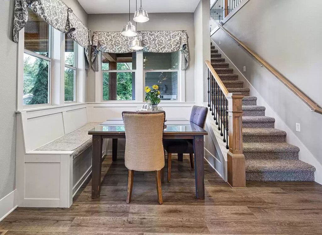 The Home in Ridgefield has seamless flow from 2-story entry to formal dining, great room, gourmet kitchen, now available for sale. This home located at 18607 NW 41st Ave, Ridgefield, Washington