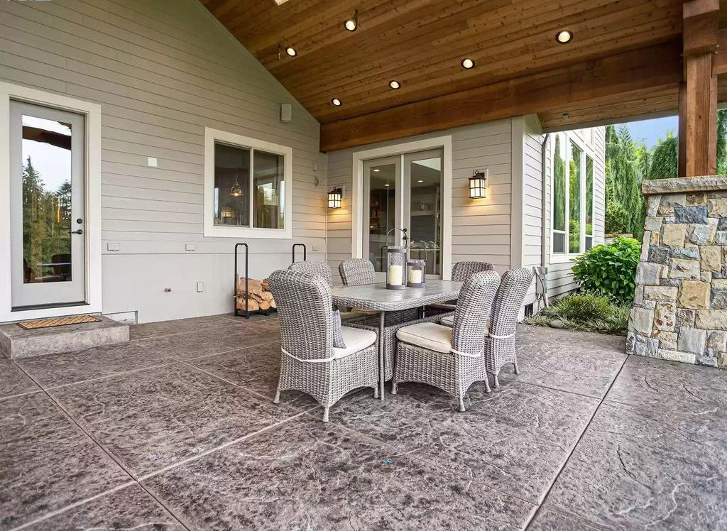 The Home in Ridgefield has seamless flow from 2-story entry to formal dining, great room, gourmet kitchen, now available for sale. This home located at 18607 NW 41st Ave, Ridgefield, Washington