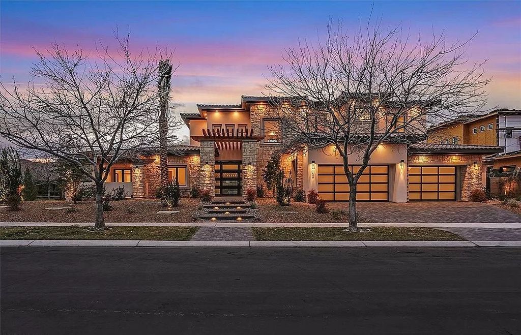 This-4395000-Luxurious-Entertainers-Dream-Home-in-Las-Vegas-is-Thoughtfully-Designed-Masterpiece-1