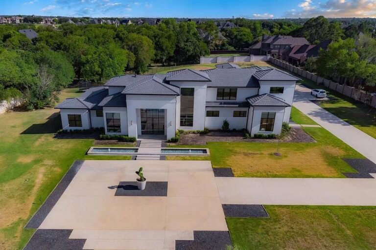 This Stunning Contemporary Home in The Heart of Southlake Texas with Huge Backyard is A Truly Entertainers Paradise