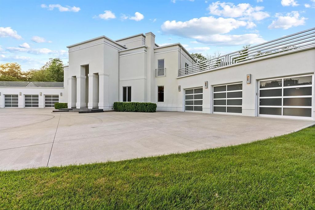 The Estate in Powell is a luxurious home featuring modern appeal of white flooring, marble and granite counter tops and luxury imported finishes throughout now available for sale. This home located at 1080 Retreat Ln, Powell, Ohio; offering 05 bedrooms and 09 bathrooms with 14,500 square feet of living spaces.