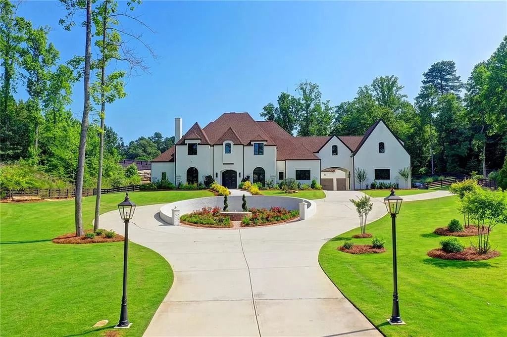 The Estate in Georgia is a luxurious home where you will find beautifully sculpted landscape, gorgeous vaulted ceilings, chef’s kitchen with top-of-the-line appliances and other incredible features now available for sale. This home located at 2242 Shoal Creek Rd, Buford, Georgia; offering 06 bedrooms and 08 bathrooms with 7,500 square feet of living spaces. 