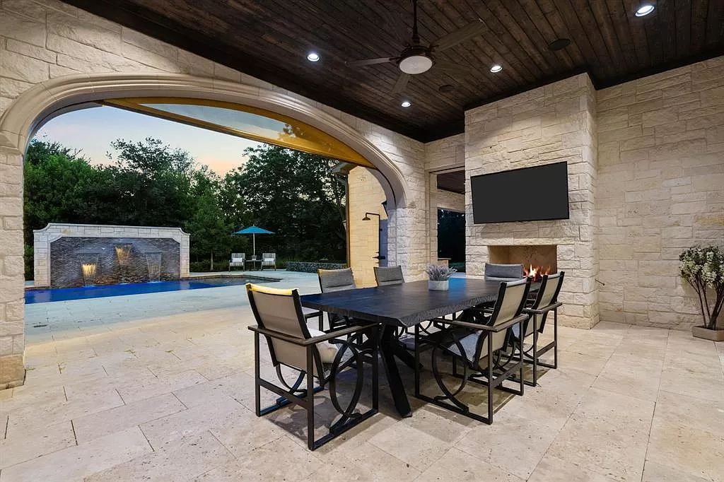The Home in Roanoke, a magnificent transitional estate perfect for entertaining with an amazing backyard oasis, sports court for kids and ample grassy area is now available for sale. This home located at 1655 Carlyle Ct, Roanoke, Texas