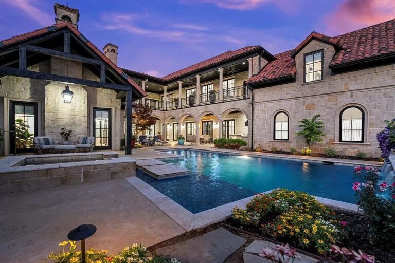 This $6,750,000 Elegant Remodeled Transitional Home in Westlake Texas has Spectacular Outdoor oasis with Expansive Seating
