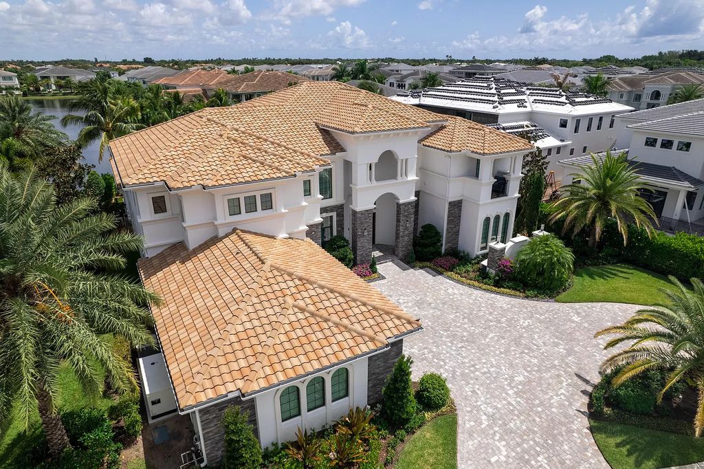 This-6975000-Exceptional-Home-in-Boca-Raton-has-Ultimate-Amenities-for-Relaxation-and-Entertainment-19