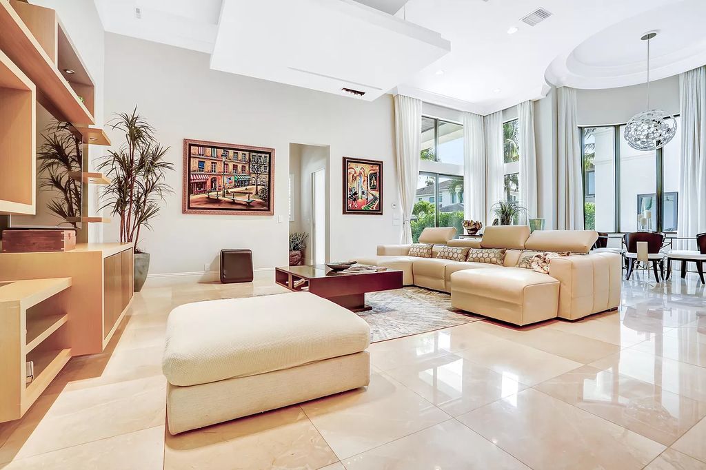 This-6975000-Exceptional-Home-in-Boca-Raton-has-Ultimate-Amenities-for-Relaxation-and-Entertainment-3