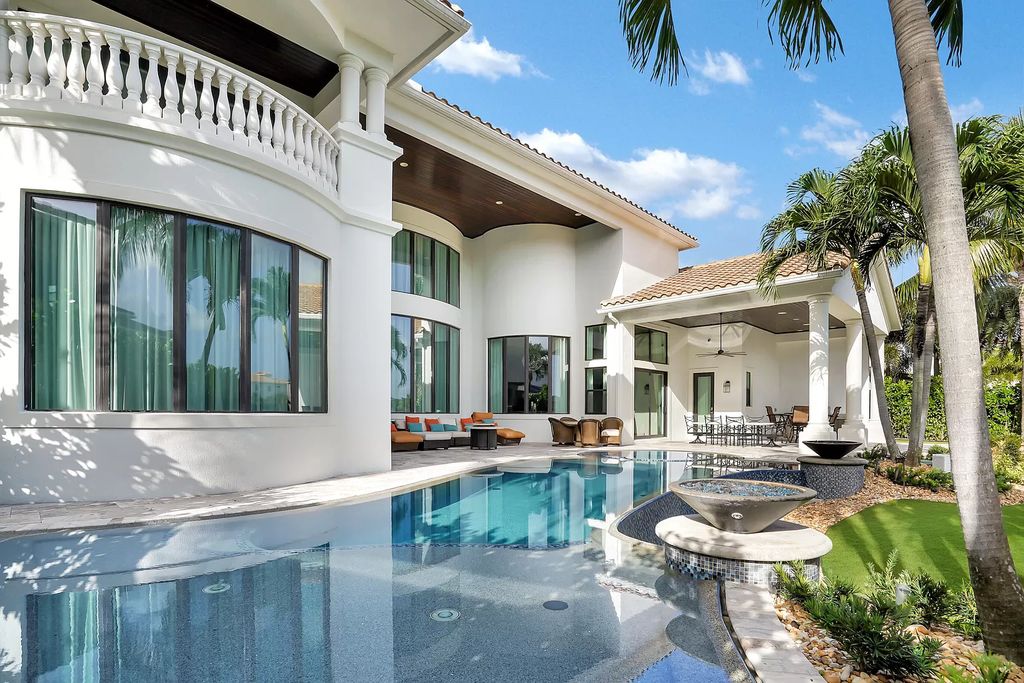 This-6975000-Exceptional-Home-in-Boca-Raton-has-Ultimate-Amenities-for-Relaxation-and-Entertainment-35