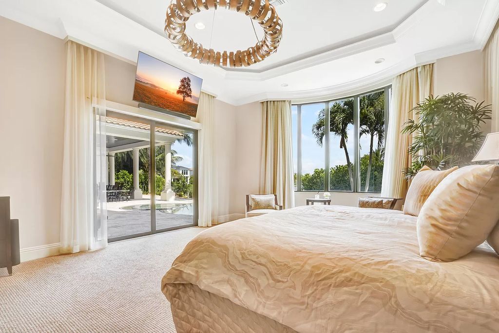 This-6975000-Exceptional-Home-in-Boca-Raton-has-Ultimate-Amenities-for-Relaxation-and-Entertainment-8