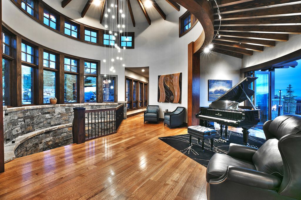 The Home in Park City, a spectacular mountain view residence designed by 4C Design Group and meticulously built by Douglas Knight perfect for parties and family gatherings is now available for sale. This home located at 9021 N Promontory Summit Dr, Park City, Utah