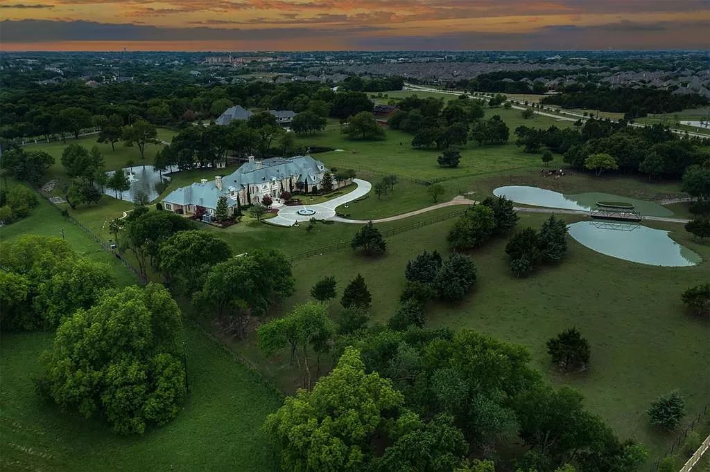 The McKinney Estate, a magnificent home offers the utmost in elegance with exquisite architectural detailing, and upscale features in every corner is now available for sale. This home located at 1201 Gray Branch Rd, McKinney, Texas
