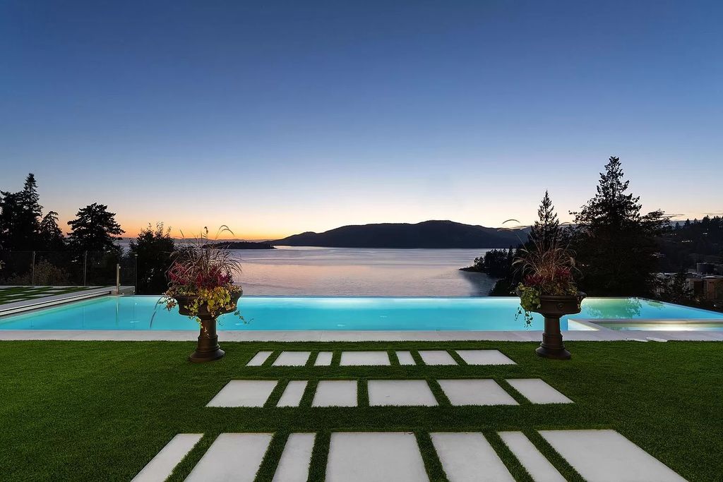 The Estate in West Vancouver is a chic entertainer’s dream home with luxurious interior living, now available for sale. This home located at 5428 Marine Dr, West Vancouver, BC V7W 2N6, Canada