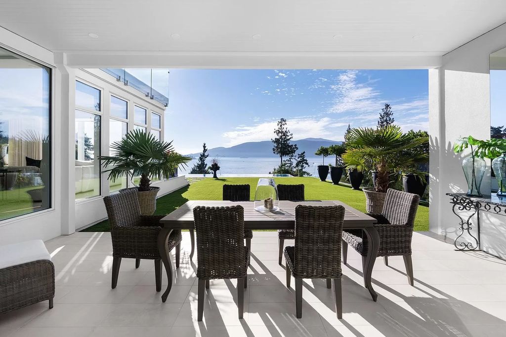 The Estate in West Vancouver is a chic entertainer’s dream home with luxurious interior living, now available for sale. This home located at 5428 Marine Dr, West Vancouver, BC V7W 2N6, Canada