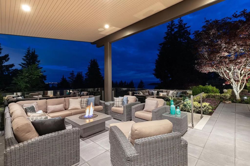 This-C6689000-Home-in-West-Vancouver-is-a-Beautiful-Escape-and-The-Ultimate-in-One-Level-Living-13