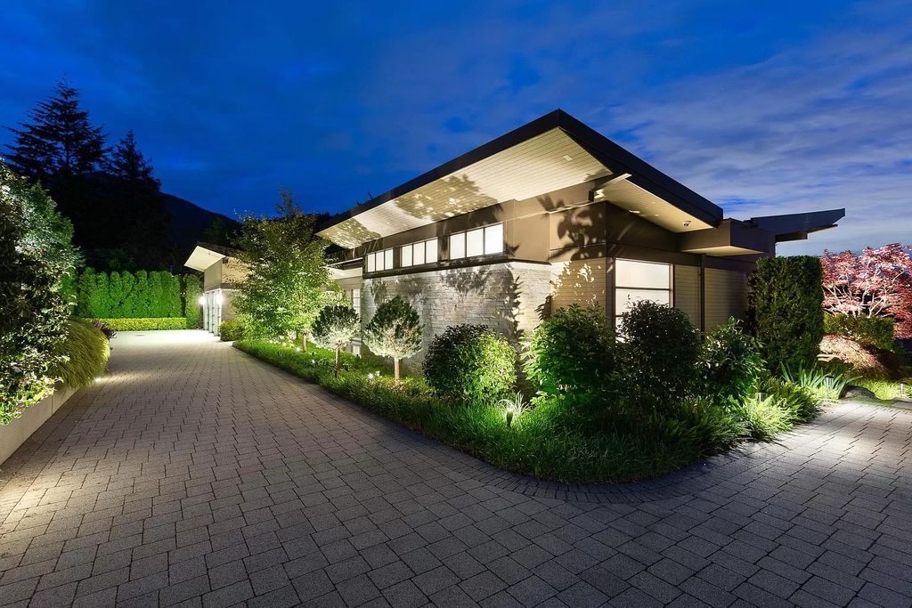 This-C6689000-Home-in-West-Vancouver-is-a-Beautiful-Escape-and-The-Ultimate-in-One-Level-Living-2
