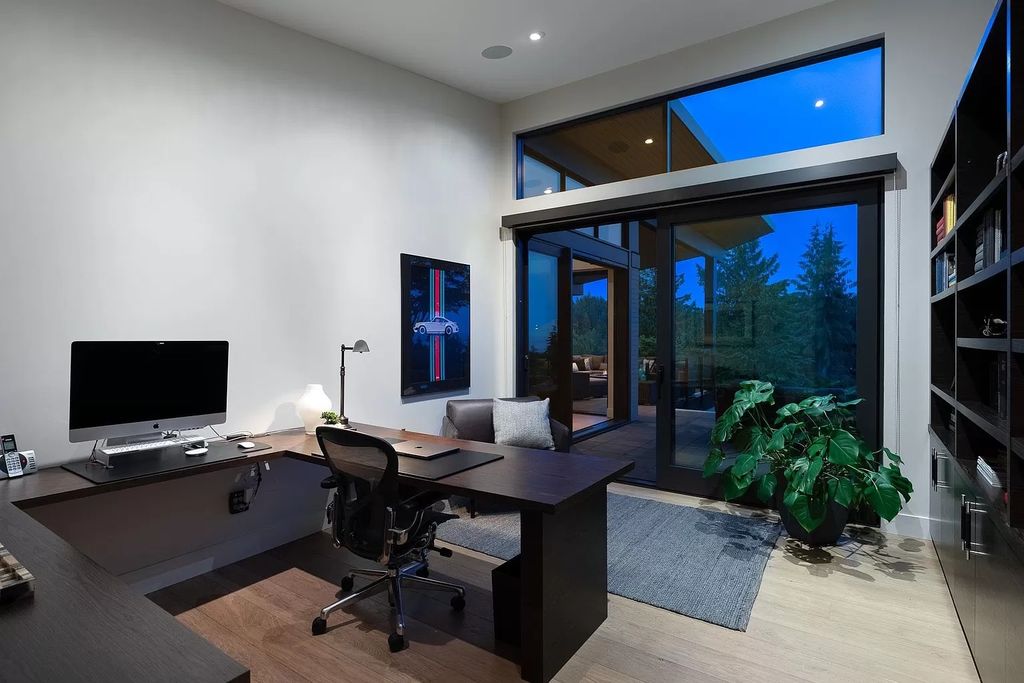 This-C6689000-Home-in-West-Vancouver-is-a-Beautiful-Escape-and-The-Ultimate-in-One-Level-Living-23