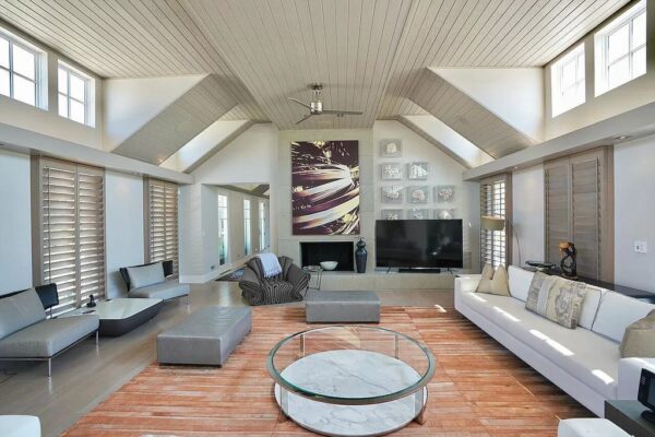 Dramatic Contemporary Styled House in Edgartown with Striking ...