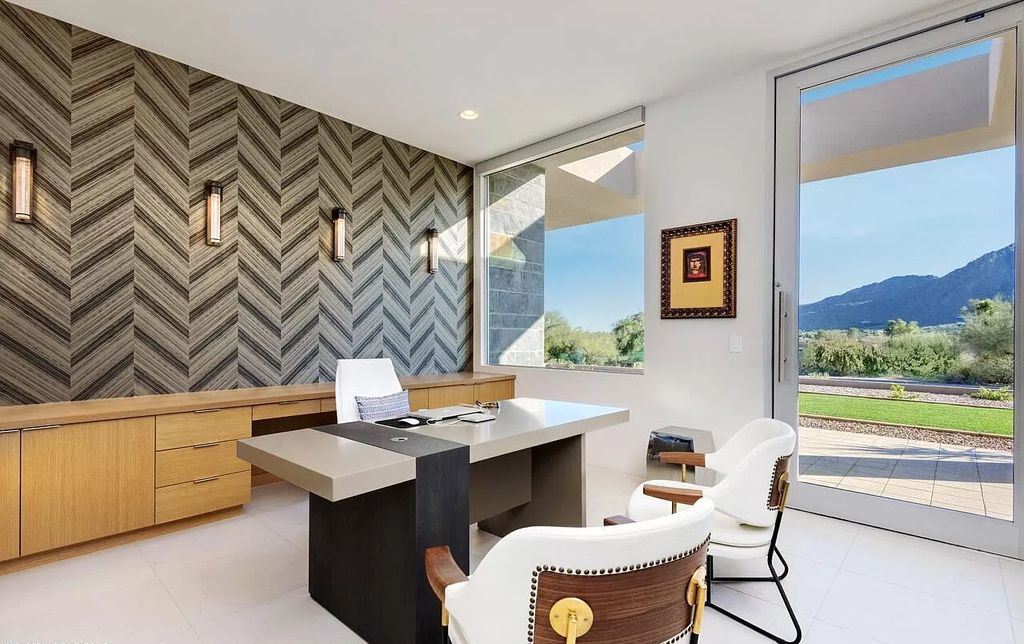 The Home in Paradise Valley, a stunning contemporary residence with breathtaking views of both Camelback & Mummy Mountains from almost every room is now available for sale. This home located at 5720 E Joshua Tree Ln, Paradise Valley, Arizona 