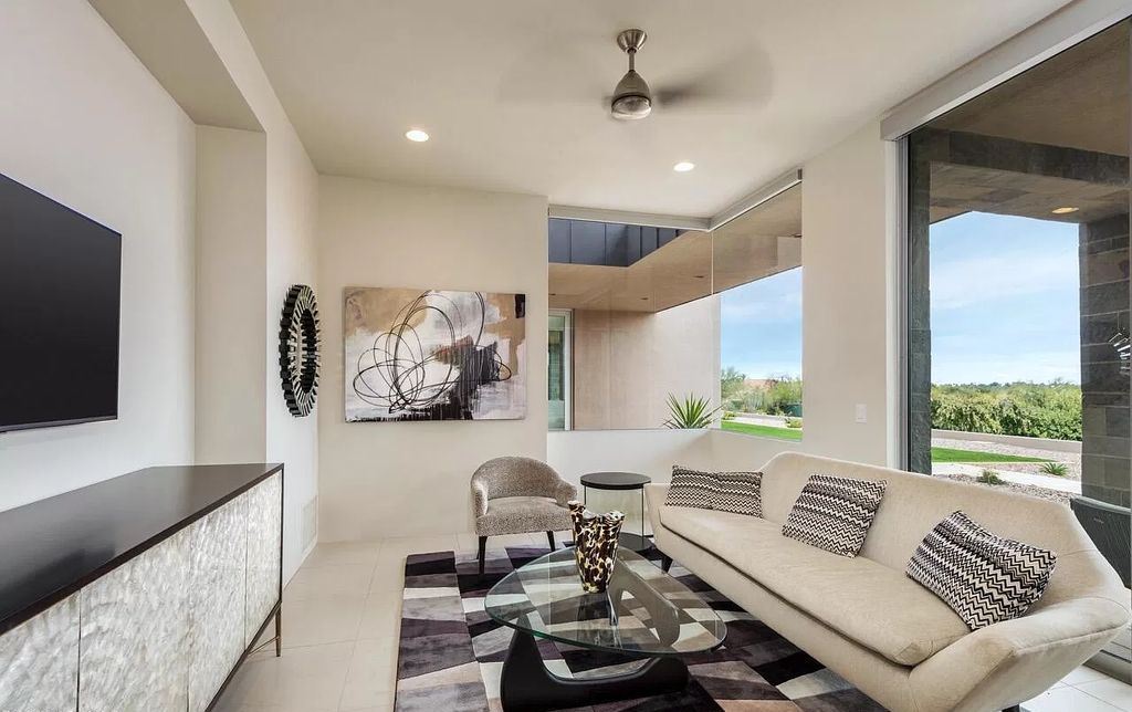 The Home in Paradise Valley, a stunning contemporary residence with breathtaking views of both Camelback & Mummy Mountains from almost every room is now available for sale. This home located at 5720 E Joshua Tree Ln, Paradise Valley, Arizona 