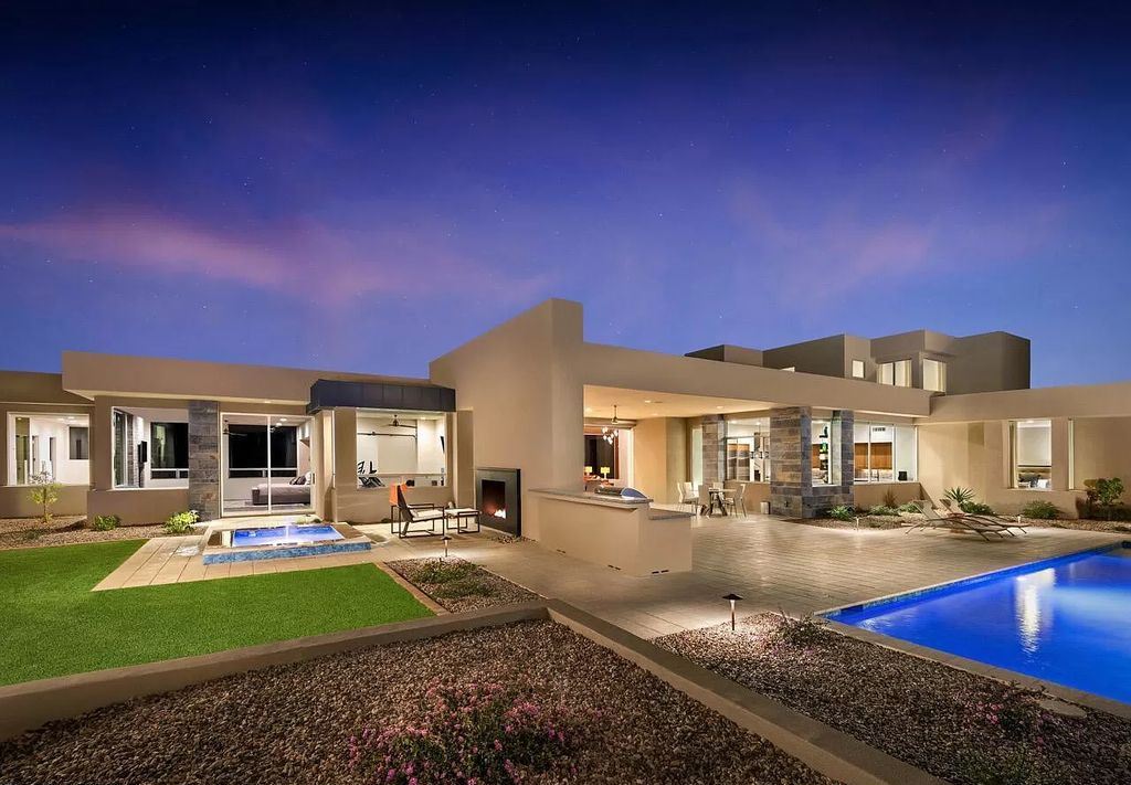 The Home in Paradise Valley, a stunning contemporary residence with breathtaking views of both Camelback & Mummy Mountains from almost every room is now available for sale. This home located at 5720 E Joshua Tree Ln, Paradise Valley, Arizona 