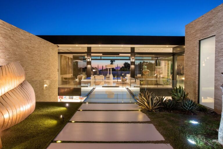 A Contemporary Home by Paul McLean in Beverly Hills Built to The Highest Level and Detail for Sale at $27.5 Million
