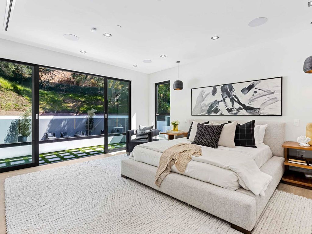 The Home in Beverly Hills, a newly constructed architectural tour de force offers intricate architecturally crafted and uniquely inspired amenities is now available for sale. This home located at 2630 Hutton Dr, Beverly Hills, California 