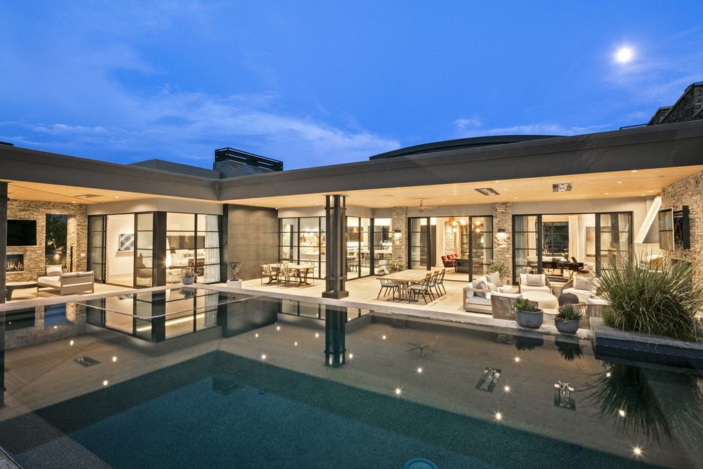 A-Simply-Stunning-Contemporary-Home-in-Scottsdale-with-Striking-Mountain-Views-for-Sale-at-7.25-Million-15