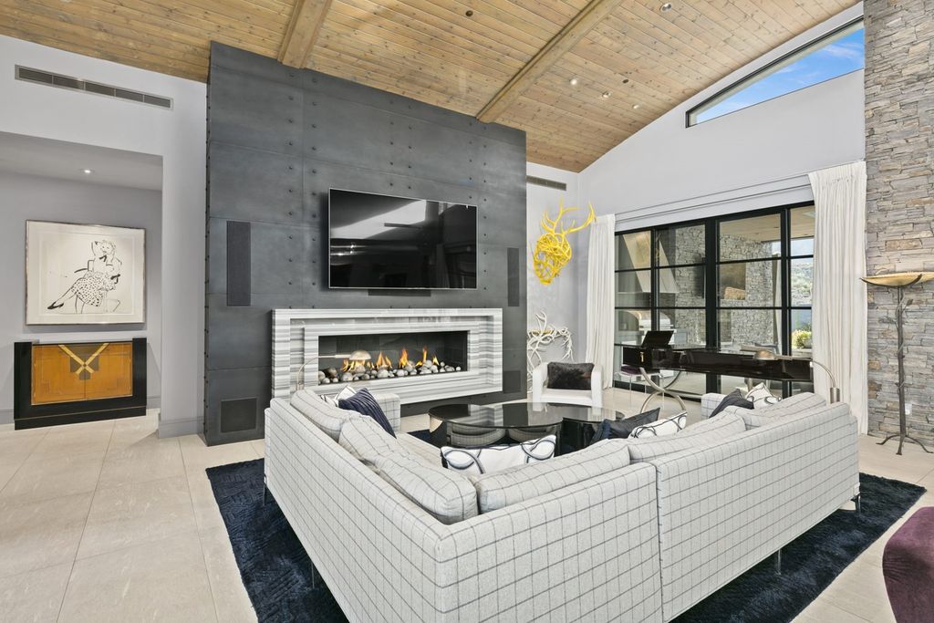A-Simply-Stunning-Contemporary-Home-in-Scottsdale-with-Striking-Mountain-Views-for-Sale-at-7.25-Million-28