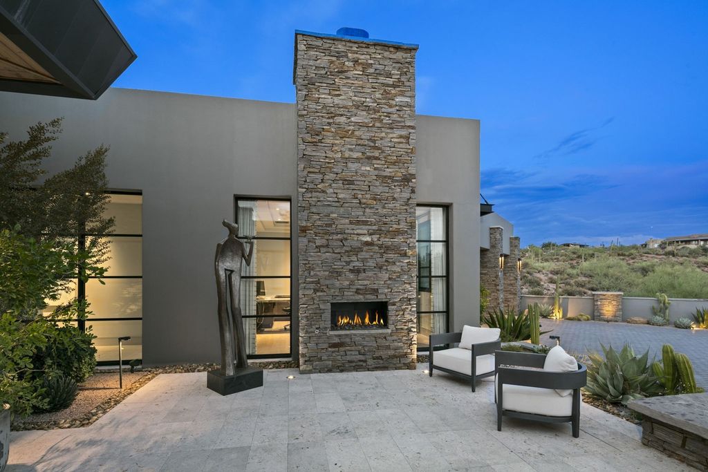 A-Simply-Stunning-Contemporary-Home-in-Scottsdale-with-Striking-Mountain-Views-for-Sale-at-7.25-Million-3