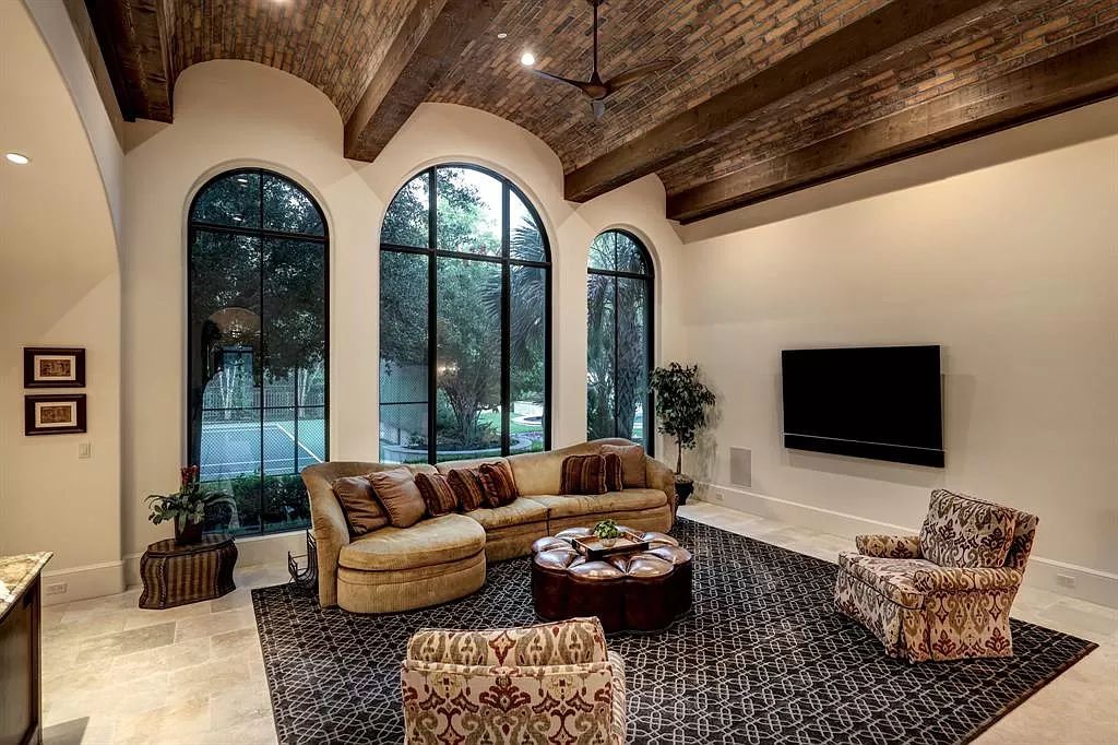 The Estate in Houston, an exceptional estate by acclaimed architect Robert Dame offers a complete custom living experience with polished details carefully curated for a resort like lifestyle is now available for sale. This home located at 40 Stillforest St, Houston, Texas