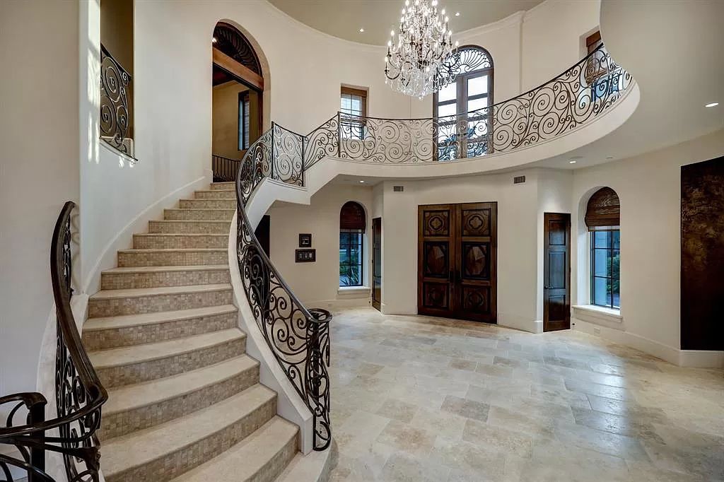 The Estate in Houston, an exceptional estate by acclaimed architect Robert Dame offers a complete custom living experience with polished details carefully curated for a resort like lifestyle is now available for sale. This home located at 40 Stillforest St, Houston, Texas