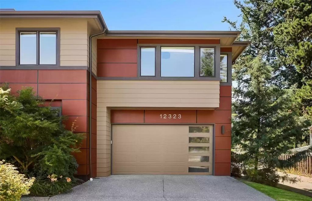 Beautiful-Estate-with-Desirable-Floor-Plan-in-Kirkland-Hits-Market-for-2.39M-32