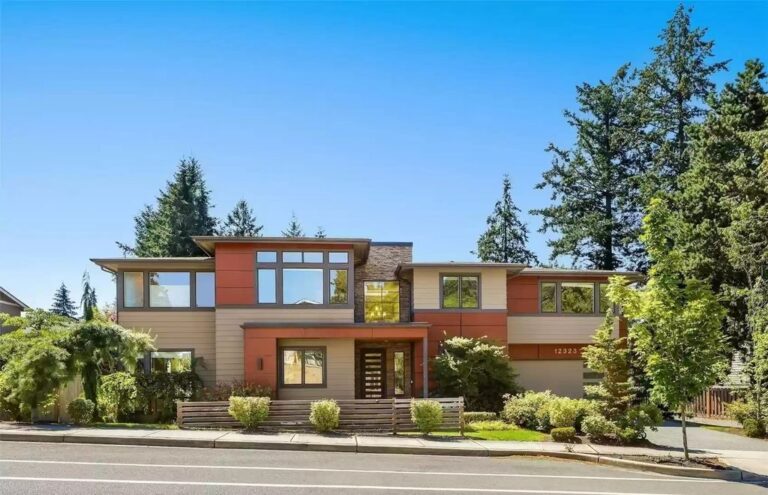 Beautiful Estate with Desirable Floor Plan in Kirkland Hits Market for $2.39M