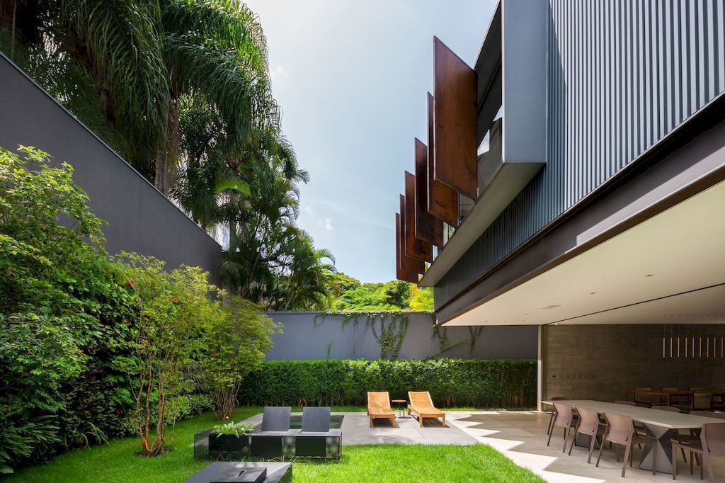 Bento house, stylish modern home affords privacy & openness by FCstudio