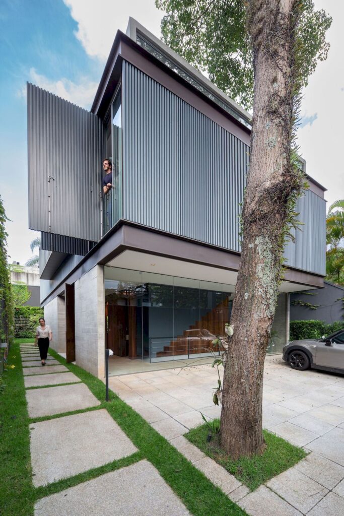 Bento house, stylish modern home affords privacy & openness by FCstudio
