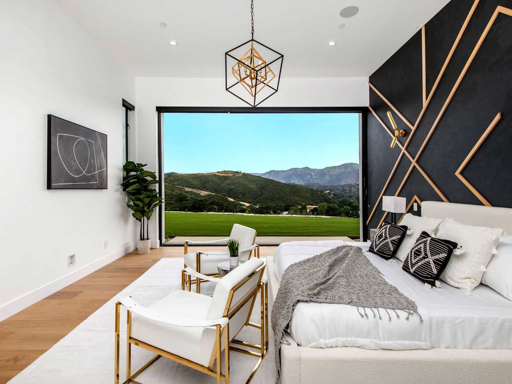 The Home in Calabasas, a progressively designed estate perched high atop one of the most elevated promontory sites featuring astounding 360-degree panoramic views is now available for sale. This home located at 2681 N Country Ridge Rd, Calabasas, California